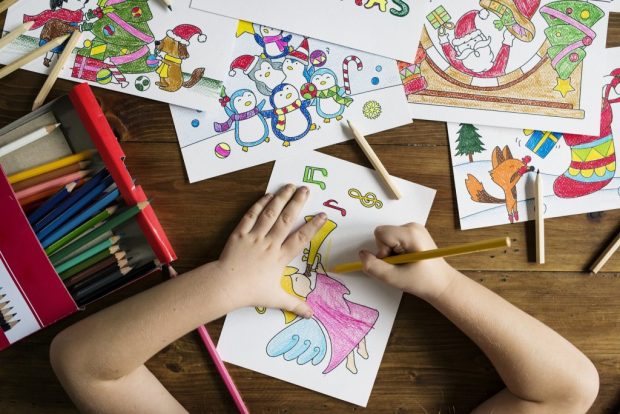 4 metode inedite pentru a dezvolta creativitatea copilului tău