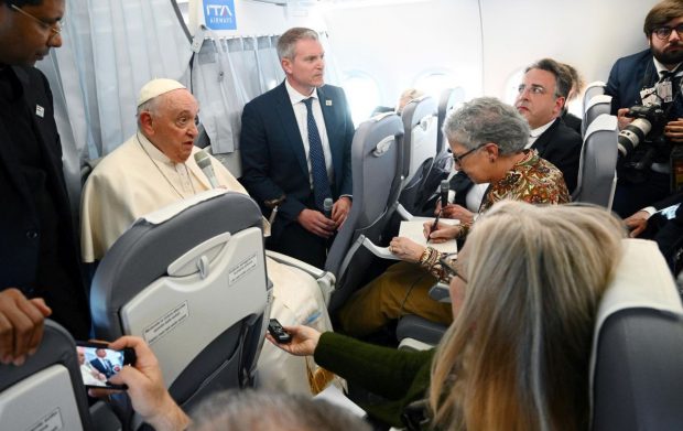 Papa Francisc anunță că Vaticanul este implicat într-o misiune de pace în Ucraina: „Este în curs acum, dar încă nu este publică”