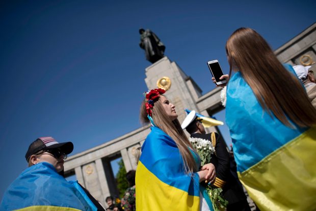 Steagurile Rusiei și Ucrainei, interzise în Berlin la ceremoniile din 8 mai. Ce motive au invocat autoritățile