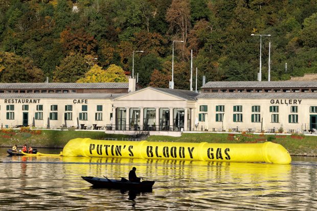 ONG-ul Greenpeace a fost declarat „indezirabil” de către Rusia. Organizația, acuzată că încearcă „să răstoarne puterea într-un mod anticonstituţional”