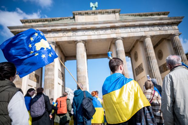 Majoritatea germanilor vor ca Ucraina să negocieze cu Rusia încheierea războiului și se opun aderării imediate la NATO, arată un sondaj