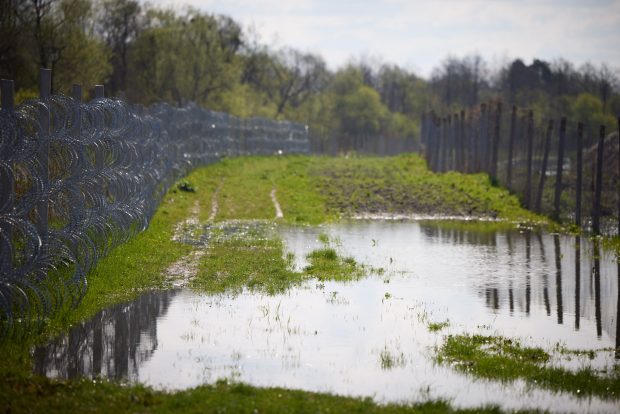 Belarus construiește fortificații defensive la granița cu Ucraina, inclusiv „dinți de dragon”, deși Lukașenko cataloghează contraofensiva Kievului drept „dezinformare”