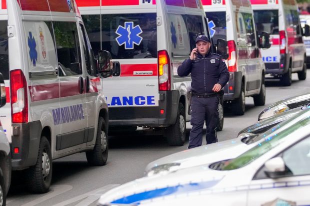 Elev sârb, reţinut după ce învăţa online să facă o bombă. FBI a alertat autorităţile de la Belgrad