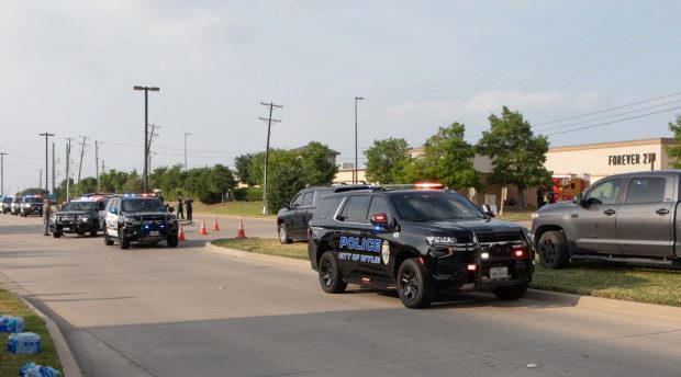 Un băiețel de 4 ani din Texas și-a împușcat accidental frățiorul de un an cu un pistol despre care credea că e de jucărie