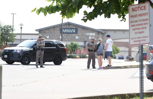 Bărbat arestat, după ce a lovit cu mașina mai mulți oameni în Texas. Șapte persoane, ucise