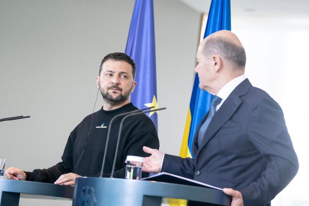 Zelenski, la Berlin: Putem face chiar în acest an ca înfrângerea Rusiei să fie „ireversibilă”. Ce asigurări i-a dat Scholz