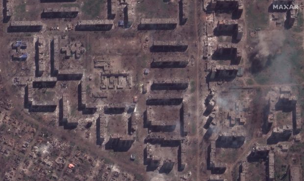 Imagini din satelit cu amploarea distrugerilor din ultimele 12 luni din orașul asediat Bahmut. Multe clădiri au ajuns „moloz fumegând”