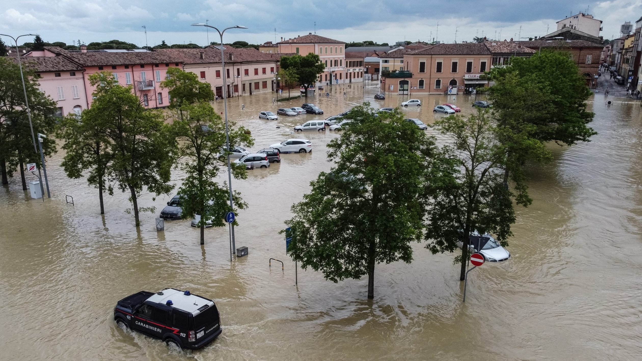 23 fiumi sono straripati, 280 frane, 400 strade bloccate e 20.000 persone evacuate