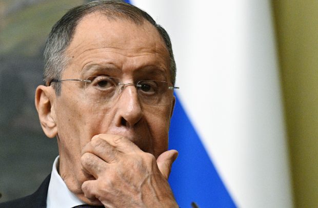 Serghei Lavrov susține că Occidentul „se jocă cu focul” în cazul livrărilor de avioane F-16 pentru Ucraina și că vrea „să dezmembreze” Rusia