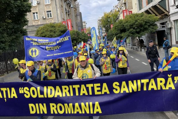 Angajaţii din Sănătate protestează la sediile ministerelor Sănătăţii şi Muncii. Ce revendicări au