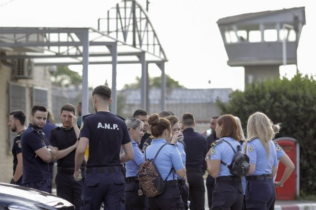 Protest al polițiștilor din penitenciare. Refuză să intre azi la serviciu timp de patru ore și amenință cu proteste ample
