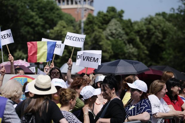 LIVE | Profesorii au început să se adune în Palatul Victoria. 20.000 de oameni, așteptați la marșul din București, în timp ce sunt proteste și țară
