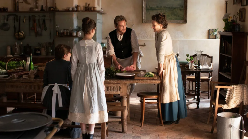 EXCLUSIV Juliette Binoche, interviu pentru publicul românesc despre noul film al său, o poveste despre „senzualitate culinară”. De ce doi chefi celebri au stat lângă ea pe platou