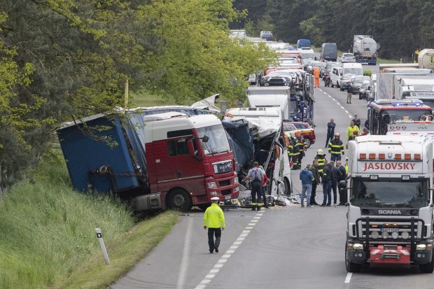 „Este clar că șoferul român al camionului a greșit”, scrie presa maghiară, după accidentul cu 60 de victime din Slovacia
