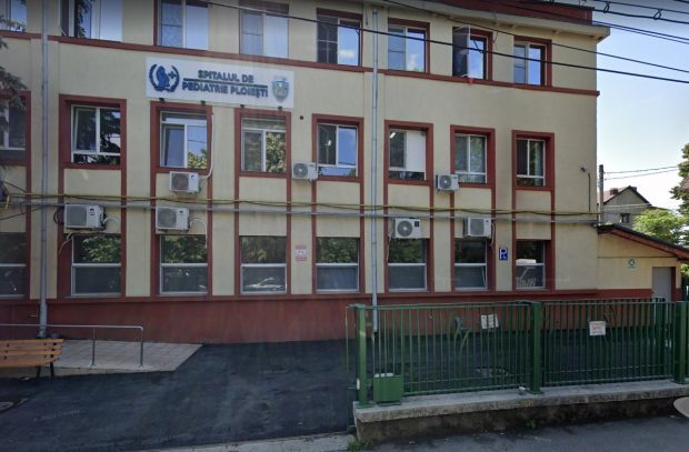 Copil de două luni, în stare gravă la Spitalul de Pediatrie Ploiești. Mama lui, declarații contradictorii. Prefectura face anchetă