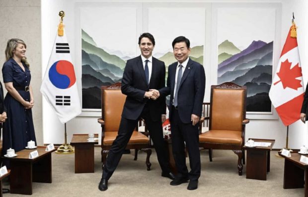 Presa sud-coreeană laudă modul în care a ales premierul Canadei să se fotografieze cu președintele Adunării Naționale de la Seoul