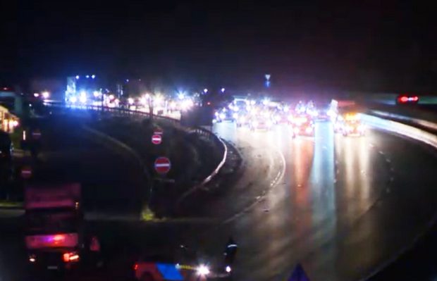 Timp de 20 de minute, aproape 40 de mașini au trecut peste un turist român de 92 de ani, pe o autostradă de la marginea Budapestei