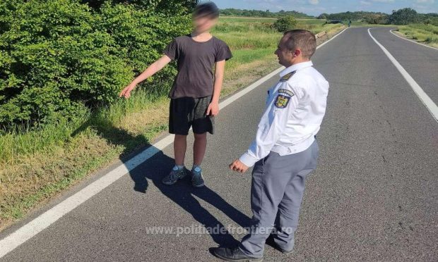 Un copil lăsat la bunici în Republica Moldova a trecut înot Prutul pentru a ajunge la părinții care muncesc în Italia