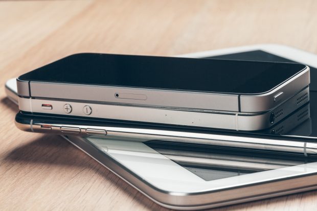 Oficialii de la Kremlin continuă să folosească telefoane iPhone, în ciuda avertismentelor FSB privind „operațiunile de supraveghere” ale serviciilor secrete americane