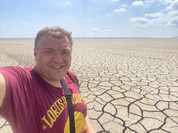 Imagini apocaliptice în Ucraina, după distrugerea barajului Nova Kahovka. Ce a rămas din lacul de acumulare de pe Nipru: „Suntem primii care călcăm aici după 70 ani”