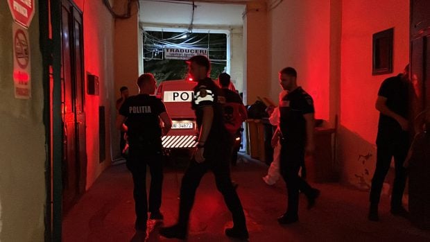 Doi vârstnici au fost uciși în apartamentul lor, la Timișoara. Suspectul este căutat de poliţişti
