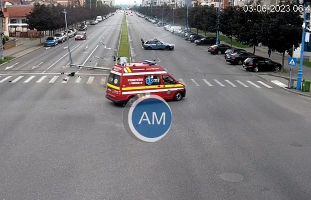 Un echipaj SMURD a ajuns în 15 secunde la locul unui accident produs de un șofer drogat și fără permis, în Drobeta-Turnu Severin | VIDEO