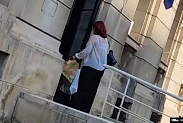 Rafila, despre plasele aduse în Ministerul Sănătății: „Ce era în ele e total necunoscut. Vom investiga marțea viitoare”