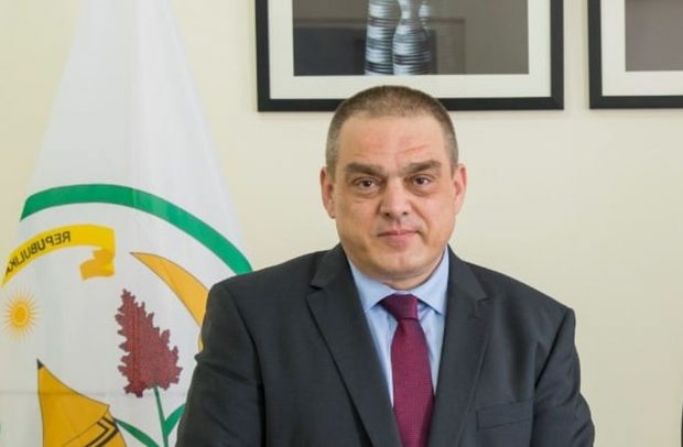 Cum a încercat să se scuze pentru acuzațiile de rasism ambasadorul României în Kenya, în două scrisori obținute de CNN. Dintr-una a șters un paragraf