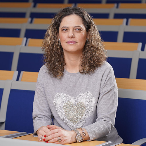 FACULTATEA-PROBLEMĂ. Pot cuvintele pe care le folosește un profesor să facă rău studenților? Cum definim abuzul verbal și cât de rezonabil e să le cerem profesorilor să-și câștige zilnic autoritatea?