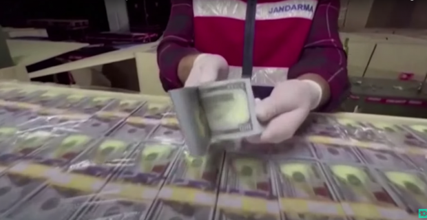 Turcia confiscă 1 miliard de dolari falși, care urmau să ajungă în Africa. Este cea mai mare captură de bani contrafăcuți din istoria țării