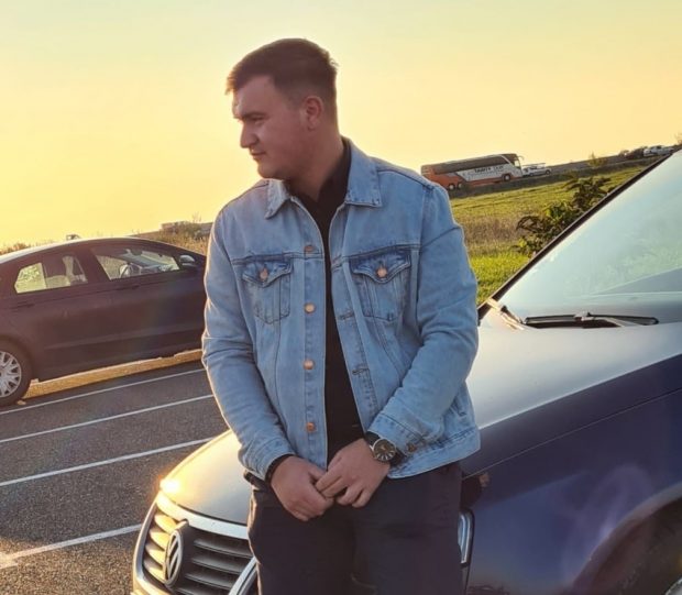 Tânărul de 23 de ani care a murit pe loc în accidentul din Prahova, provocat de un şofer care a intrat pe contrasens, era membru Forţa Dreptei