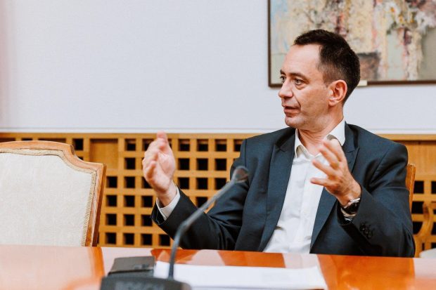 Csoma Botond, liderul deputaților UDMR: „Nu există niciun motiv obiectiv pentru care să renunțăm la Ministerul Dezvoltării. Vom fi împinşi în afara guvernării”