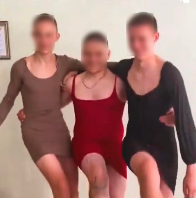 Scandal în Ucraina, după ce elevii au venit în rochii la școală. Ce spun primarul din Luțk și conducerea liceului