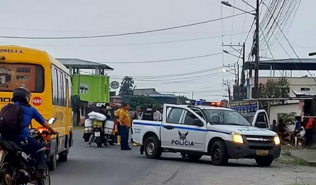 Cel puțin 8 morți, într-un schimb de focuri între bandele rivale din Ecuador. A fost ucis fratele unui important șef de clan