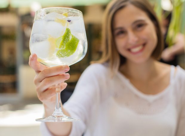 Rețete de cocktail-uri de vară cu gin și fructe