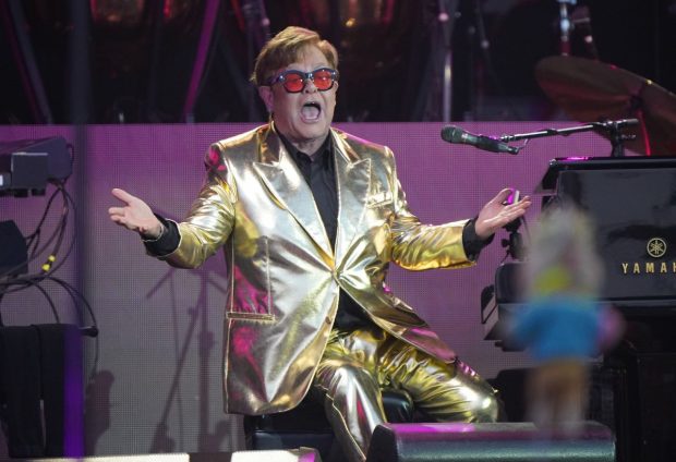 Elton John a susţinut ultimul concert în Marea Britanie: „Nu vă voi uita niciodată”