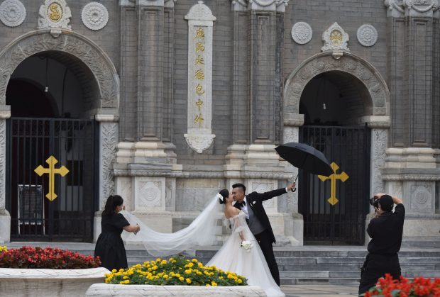 Numărul căsătoriilor din China în 2022, cel mai mic înregistrat vreodată, în timp ce criza demografică se amplifică