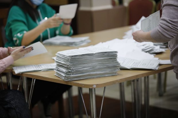 Elvețienii decid prin referendum neutralitatea emisiilor de carbon până în 2050 și impozitarea multinaționalelor