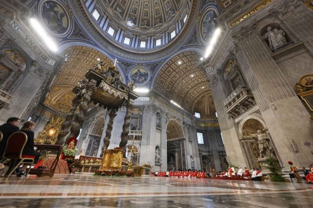Liturghie penitenţială la Catedrala Sfântul Petru din Vatican după ce altarul a fost profanat
