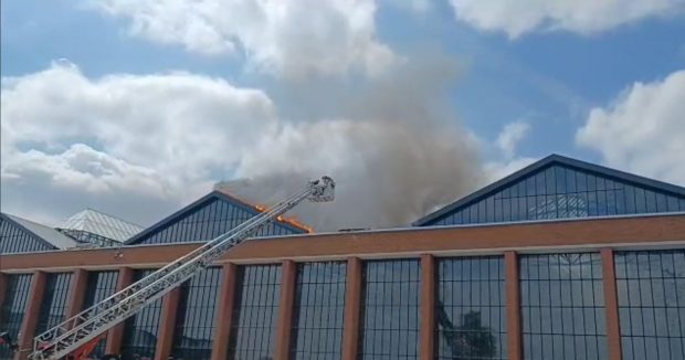 Incendiu la Hala Laminor, mall-ul cu palmieri în care Robert Negoiță a investit deja 85 milioane de euro