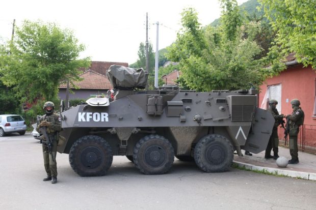 Turcia va trimite trupe în Kosovo ca răspuns la cererea NATO de a se alătura forţei de menţinere a păcii