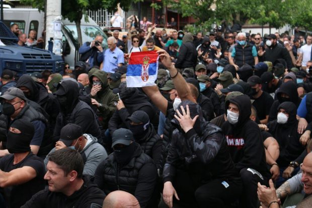 Președinta din Kosovo ia în calcul organizarea de noi alegeri în localitățile nordice, majoritar sârbe, unde au avut loc proteste violente