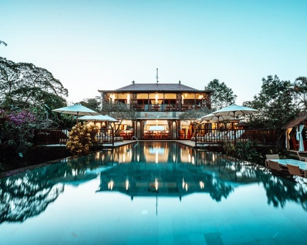 Politico: Un înalt oficial al lui Comisiei Europene, patronul unui resort de lux în Bali