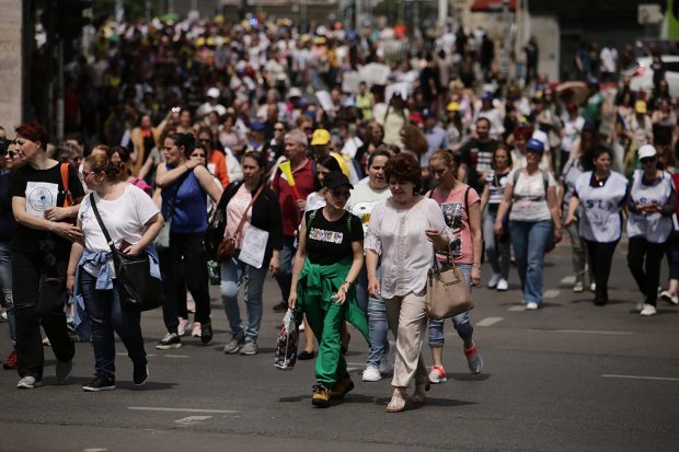 Trăim ultima șansă pentru reformarea învățământului în România: plătiți profesorii, ca apoi să le putem cere performanță
