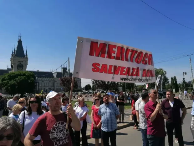 Reacția sindicaliștilor de la Iași despre oprirea protestelor profesorilor: „Greva nu s-a încheiat, vorbim de o suspendare condiționată. Așteptăm OUG de astăzi”