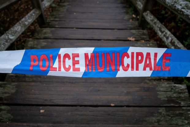 O fetiță de 11 ani a fost împușcată mortal în Franța, în timpul unui conflict între vecini