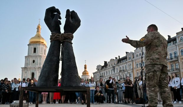 Ungaria anunță că a primit 11 prizonieri de război ucraineni din Rusia, Kievul spune că nu a fost informat