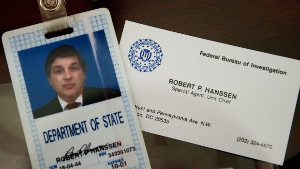Robert Hanssen, fost agent FBI condamnat pe viață pentru spionaj pentru Moscova, a murit în închisoare. Bani, ceasuri de lux și diamante, pentru informații