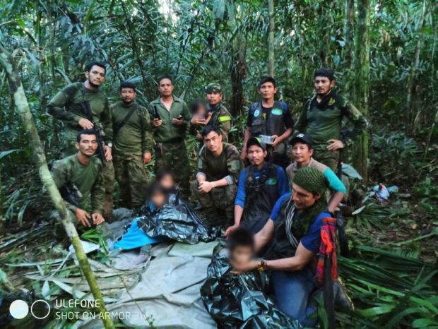 Patru copii au fost găsiți în viață în jungla amazoniană, la 40 de zile după ce s-au prăbușit cu avionul