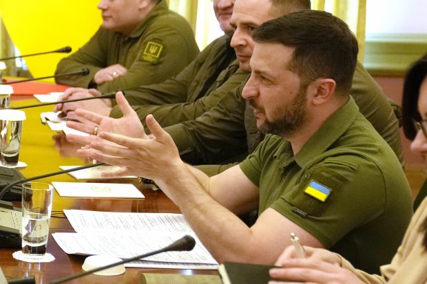 Zelenski păstrează discreția în privința contraofensivei Ucrainei, dar spune că generalii săi sunt mulțumiți: „Transmiteți-i asta lui Putin”